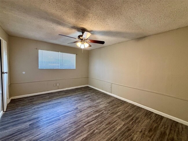 Building Photo - 5610 Drakestone Blvd