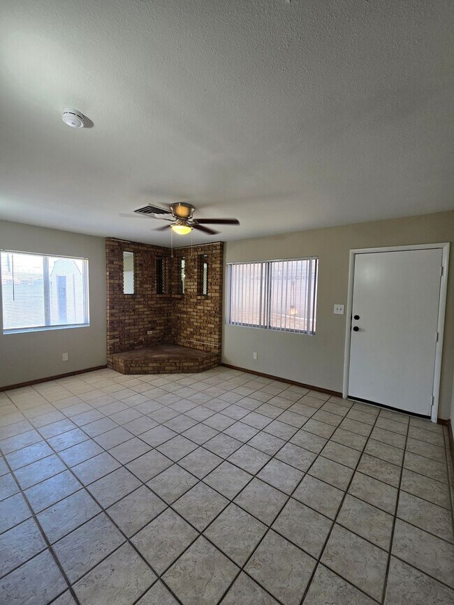 Building Photo - A Fabulous 4 Bedroom Single Story Home in East Las Vegas