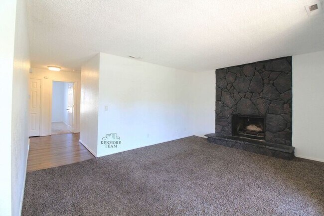 Building Photo - 6809 W Kennewick Ave