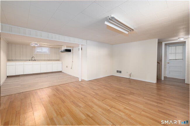 Building Photo - 481 Bunker Hill Ave