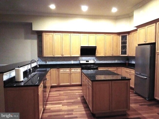 Building Photo - 6403 Velliety Ln