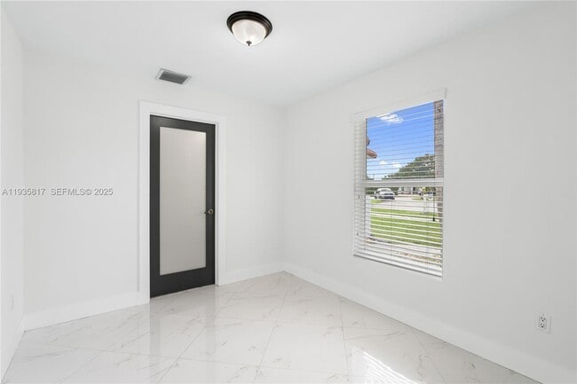 Building Photo - 13611 SW 77th St