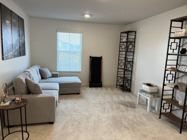 Building Photo - 218 Lookout Dr