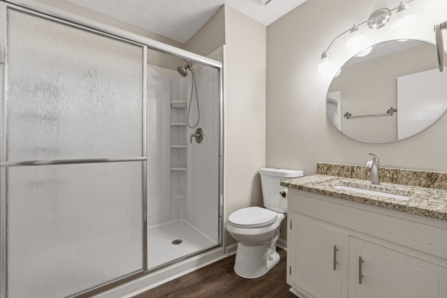 Primary attached bath - 4357 Marjorie Road Southwest