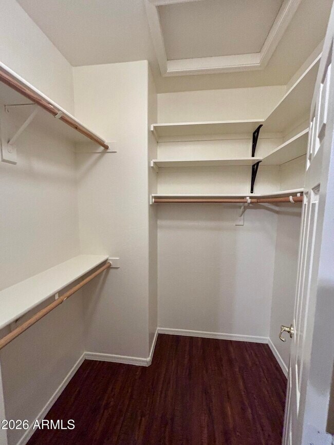 Building Photo - 5606 W St Anne Ave