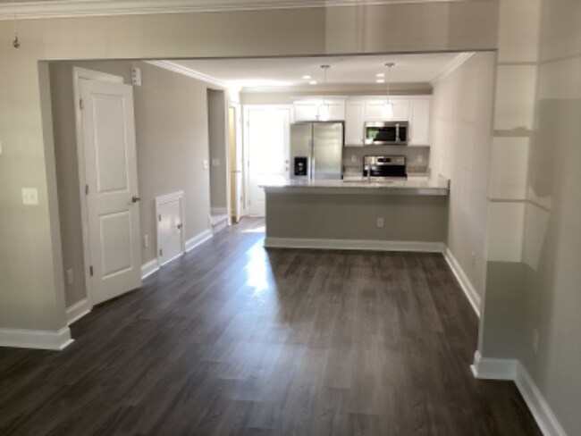 Building Photo - 3951 Newhall Dr NW