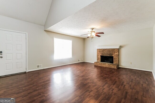 Building Photo - 3120 Revere Cir