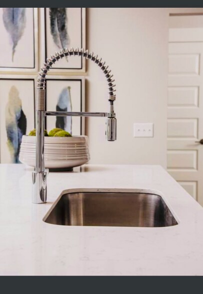 Building Photo - 407 Gingerwood Ln