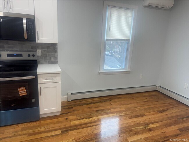 Building Photo - 1611 Research Ave