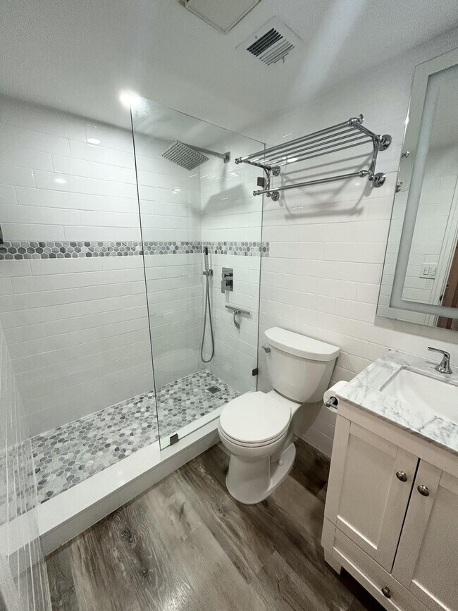 Building Photo - 4511 S Ocean Blvd