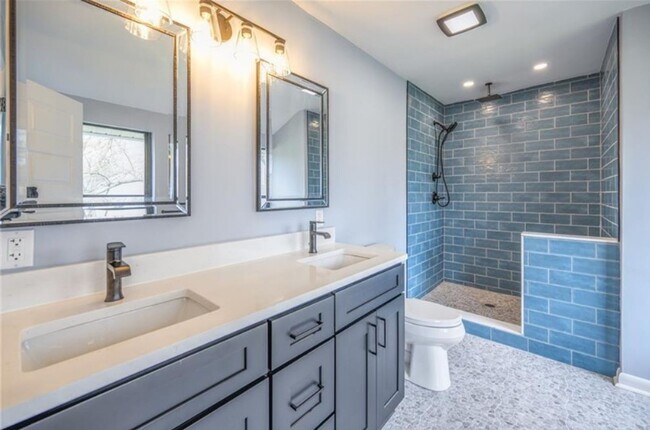 Building Photo - Fully renovated 4BR, 2.5BA home in the highly desired Great Neck Meadows!