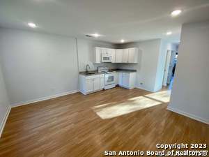 Building Photo - 1632 S Hamilton Ave