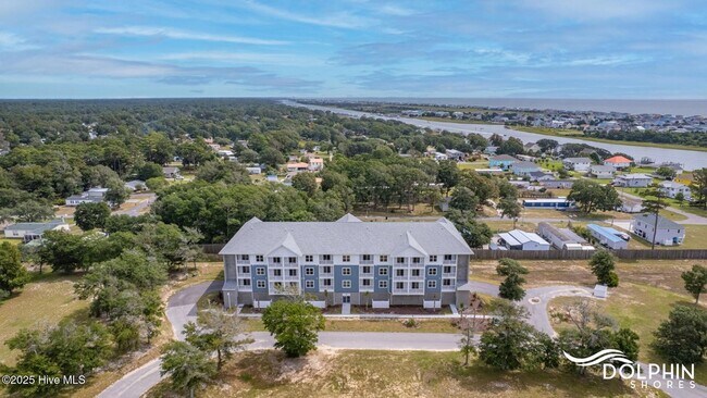 Building Photo - 2272 Dolphin Shores Dr SW