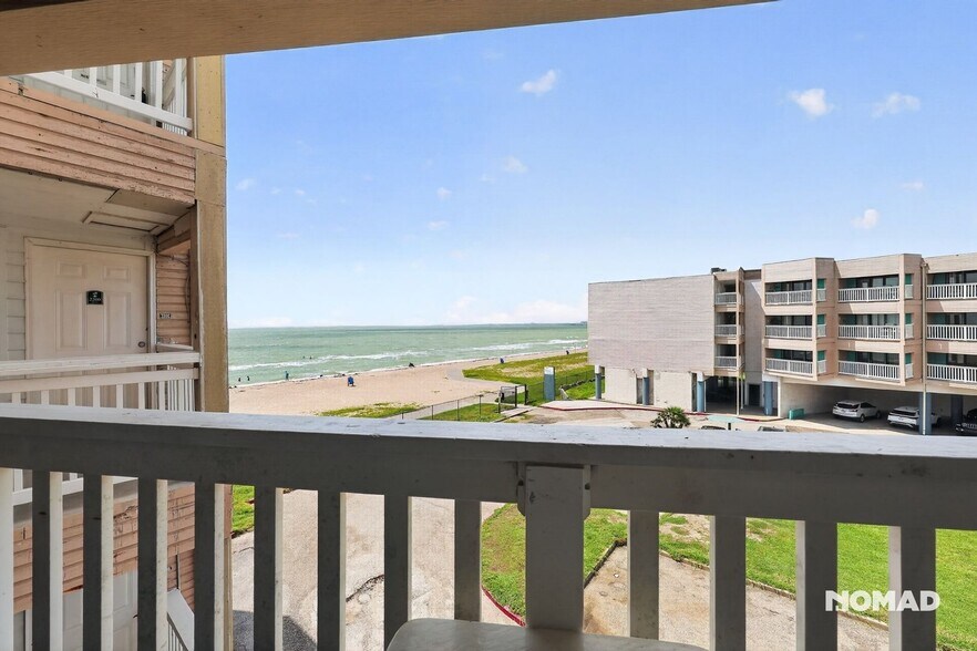 Building Photo - 3938 Surfside Blvd