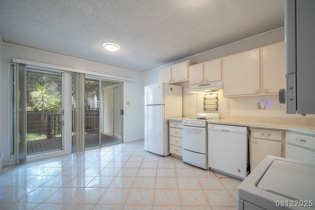 Building Photo - 2 Bed 1 Bath in Ridgeway