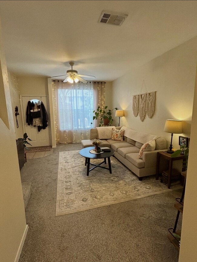 Building Photo - 3543 SW 30th Way