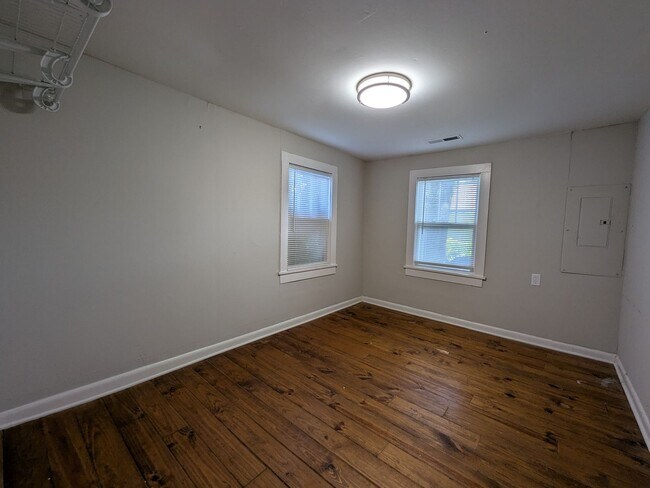 Building Photo - England1017