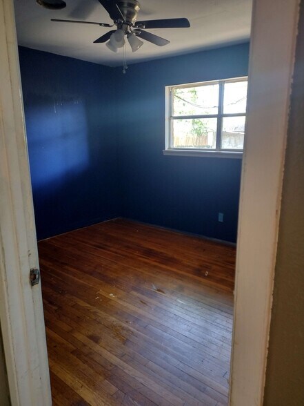 Building Photo - 1210 Cedar Dr