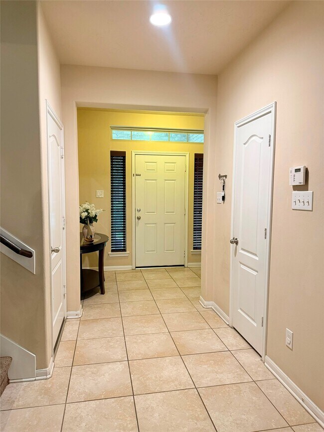 Building Photo - 20703 Winghaven Dr
