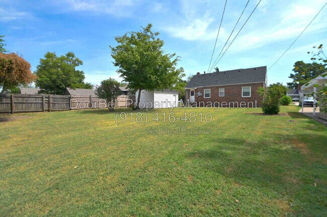 Building Photo - 1150 S Oswego Ave
