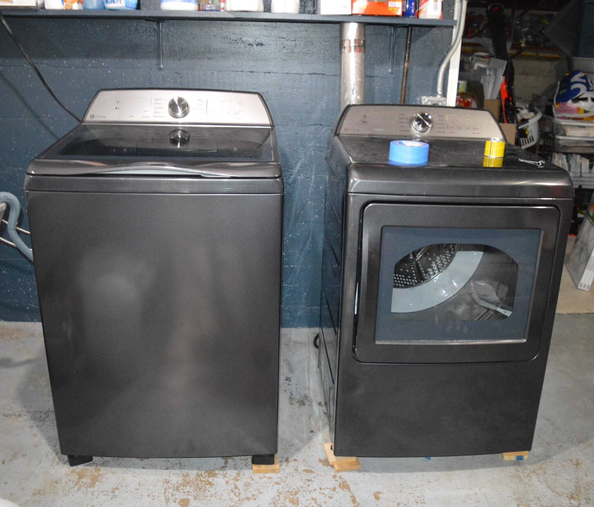 Building Photo - 4145 Hiawatha Dr