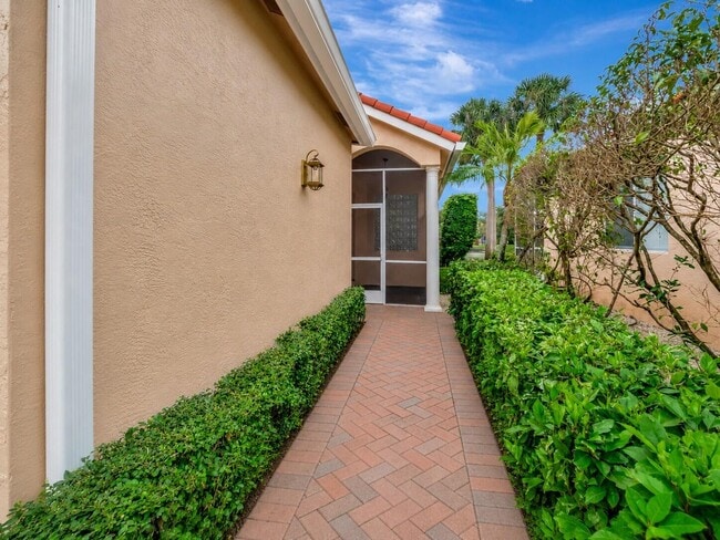 Building Photo - 11081 Springbrook Cir