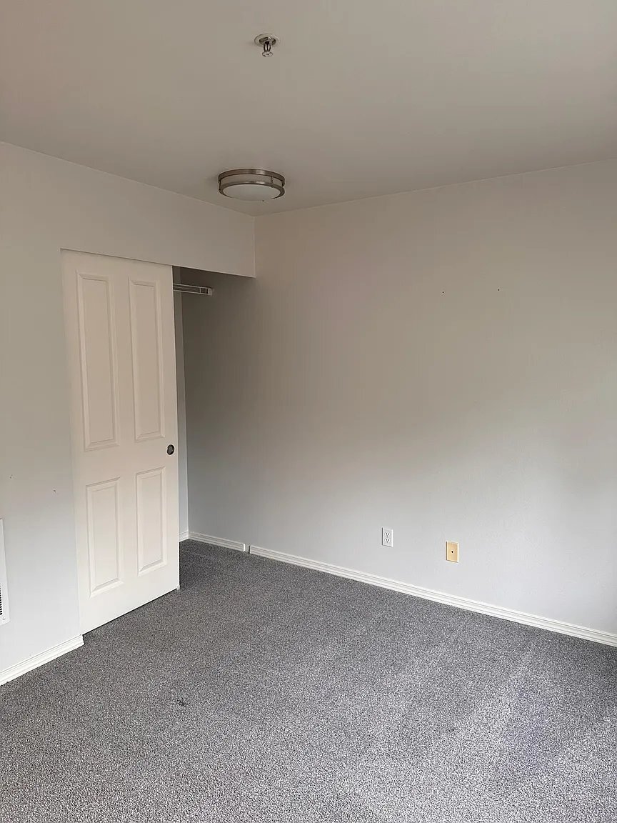 Building Photo - 710 240th Way SE