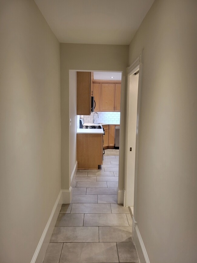 Building Photo - 210 8th St SE