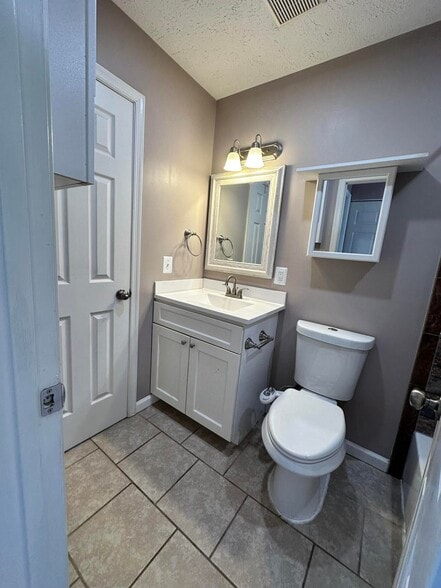 Building Photo - 101 Wood Duck Cir