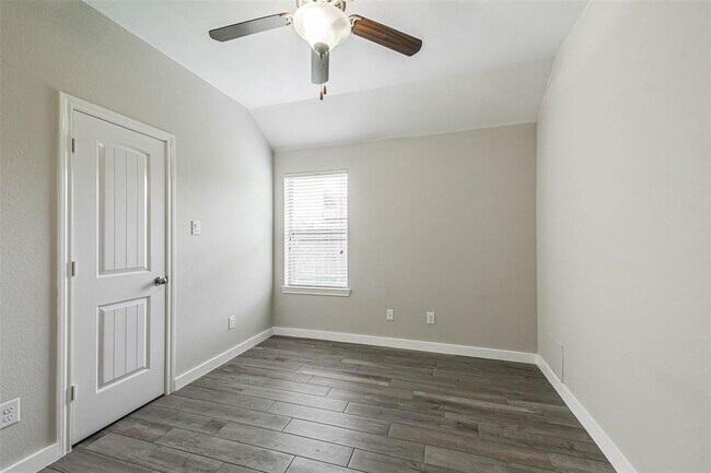 Building Photo - 13706 Drakeford Ct