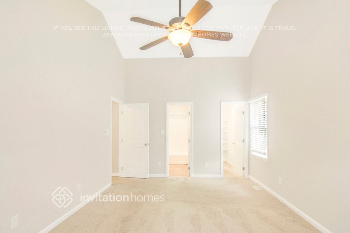 Building Photo - 8644 Swarthmore Dr