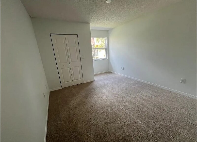 Building Photo - 8950 Colonnades Ct E