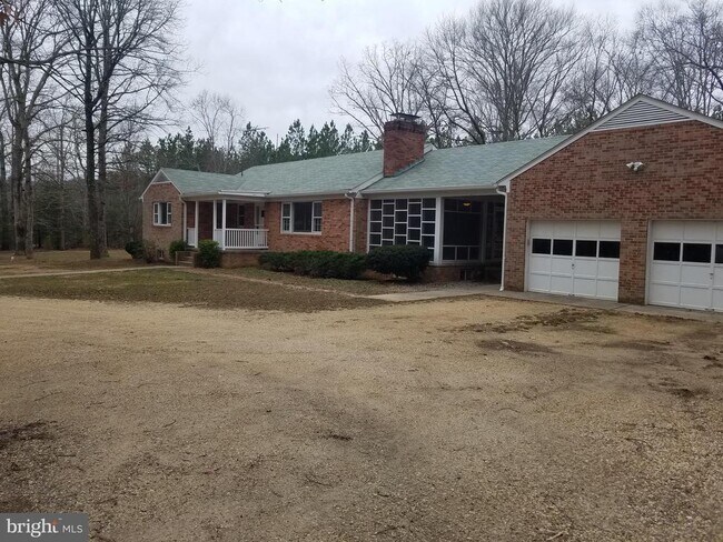 Building Photo - 8685 Ironsides Rd