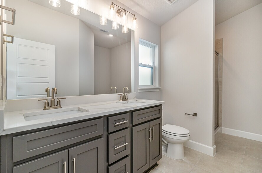 Building Photo - 2482 Carrick St NW