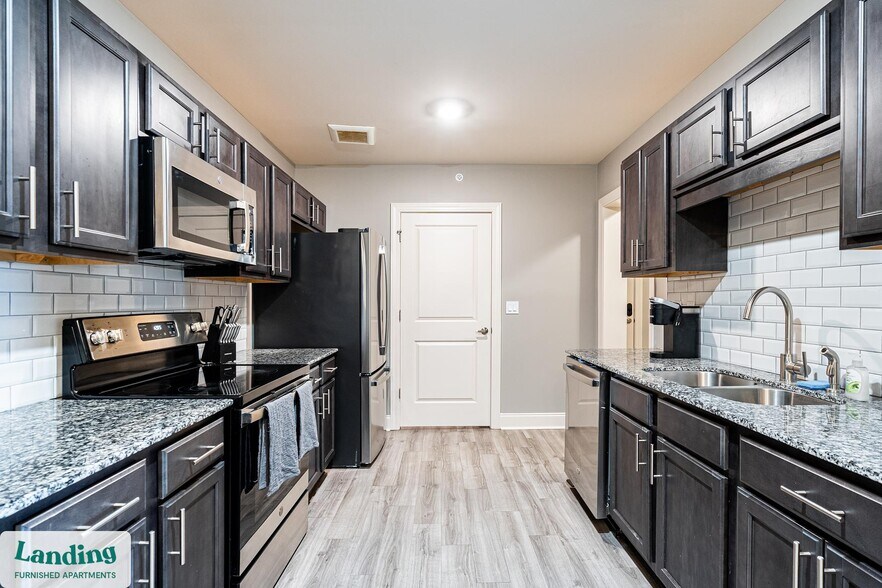 Building Photo - 305 Laredo Dr