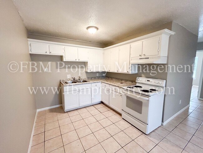 Building Photo - 3224 W 8th Ave