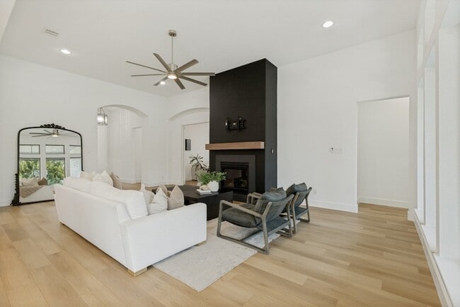 Building Photo - 1513 Snapdragon Ct