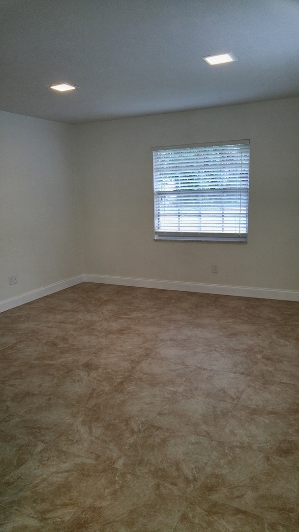 Building Photo - 3 Bedroom, 2 Bath in Idylwild area