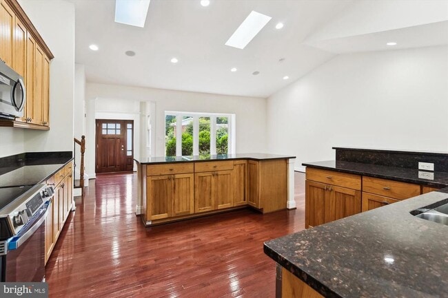 Building Photo - 9915 Ashburton Ln