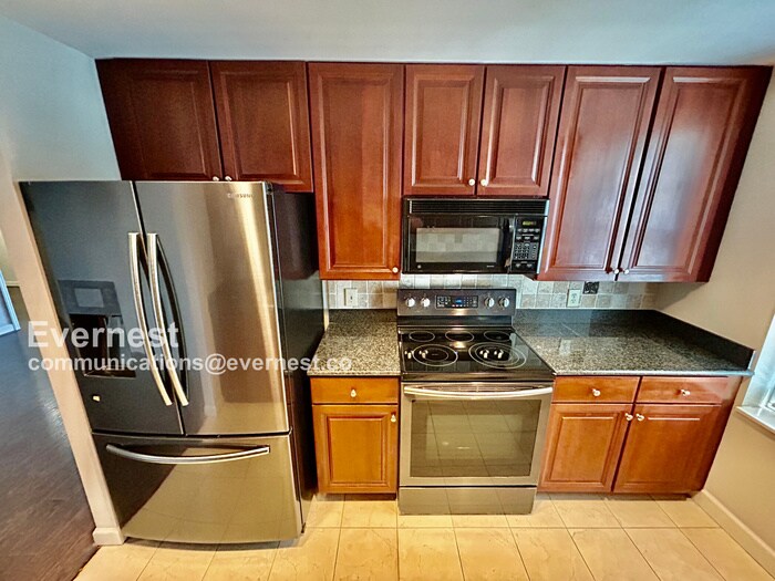 Building Photo - 195 14th St NE