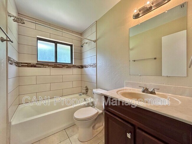 Building Photo - 300 N 3rd St