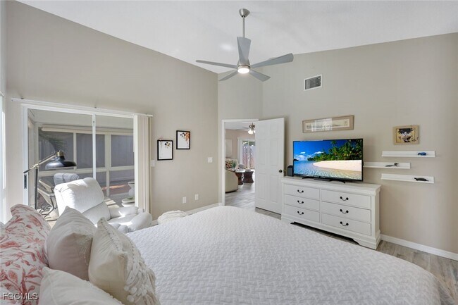 Building Photo - 14871 Crescent Cove Dr
