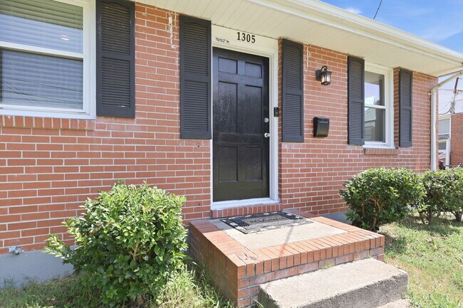 Building Photo - 1305 Yeadon Rd