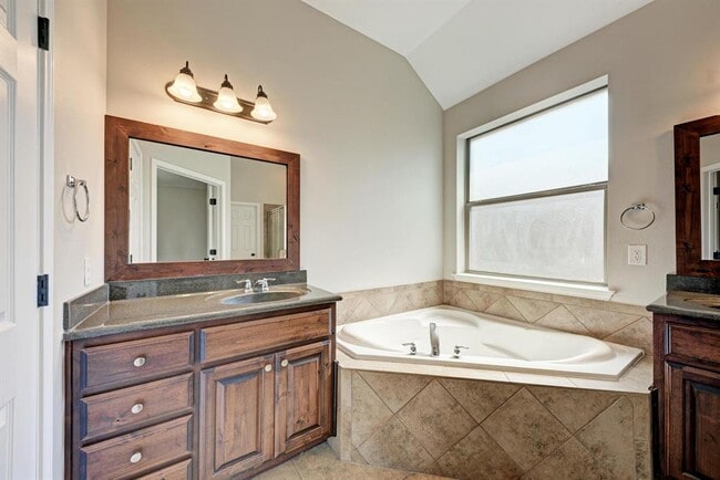 Building Photo - 108 Latitude Ln