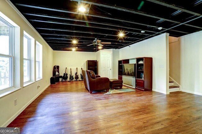 Building Photo - 3925 Kesler Ct