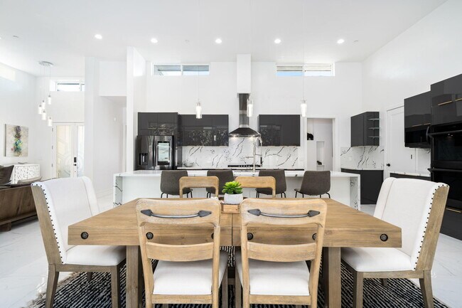 Building Photo - 74775 Del Coronado Dr