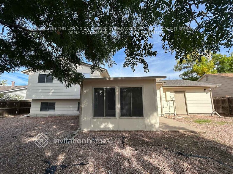 Building Photo - 2716 W 100th Dr