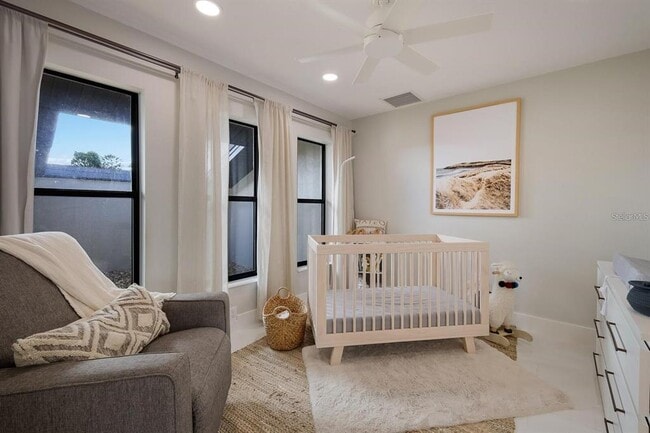 Building Photo - 3705 Torrey Pines Blvd