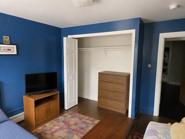 Building Photo - 2 Bedroom Single Family Home in Columbia!