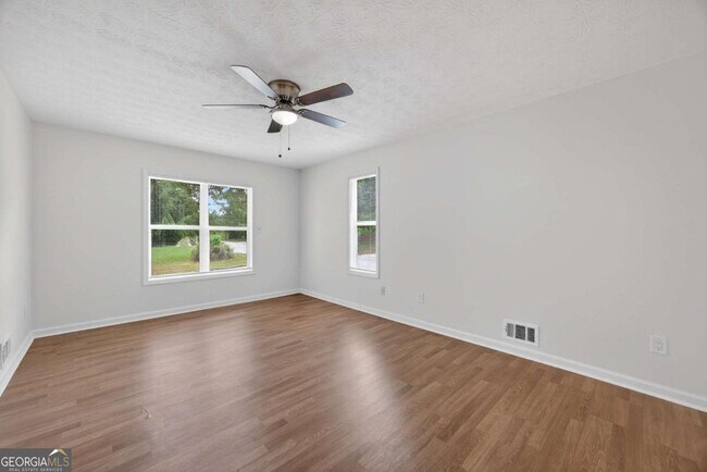 Building Photo - 6898 Babbling Brook Dr